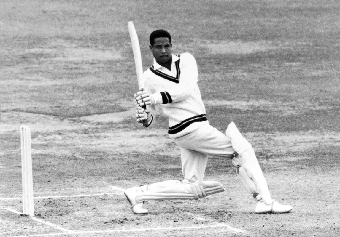 ১৯৫৮ সালে ওয়েস্ট ইন্ডিজের হয়ে খেলছেন স্যার গারফিল্ড সোবার্স।